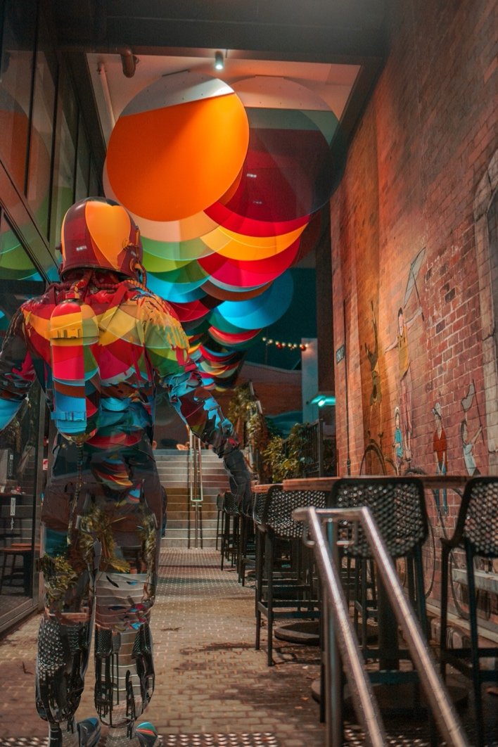 Chromatic Echo in the Alley